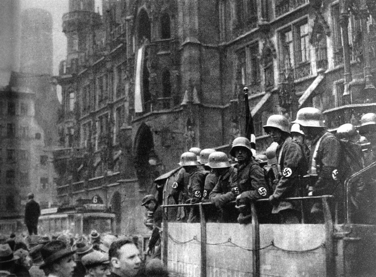Что такое пивной путч. Адольф гитлер пивной путч. мюнхен 1923. мюнхенский путч. пивной путч в германии.