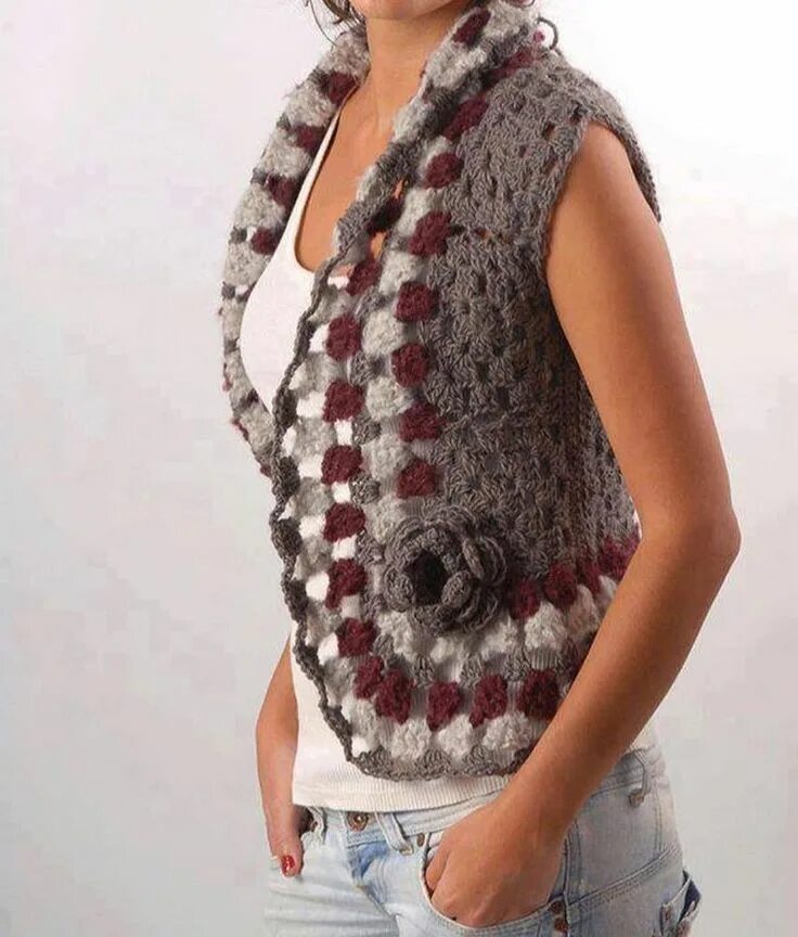 Вязание своими руками самое интересное для женщин. Комбинированные вязаные жилетки. Оригинальные вязаные жилеты. Необычный вязаный жилет. Оригинальный жилет крючком.