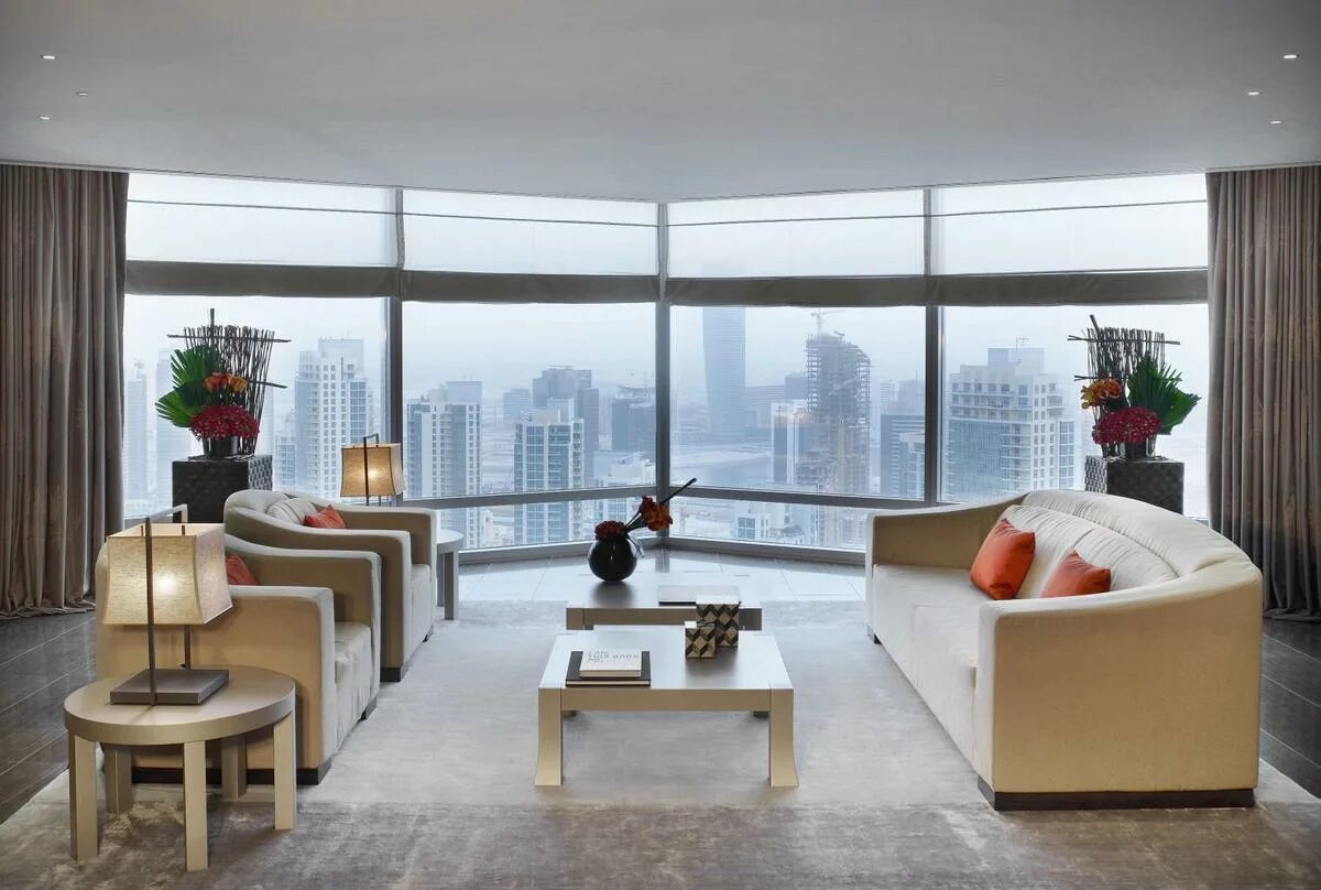 апартаменты в дубае. элитные пентхаусы в дубае. вращающаяся башня дубай арабские эмираты. Shoreline apartments palm jumeirah. Pullman dubai downtown бассейн.