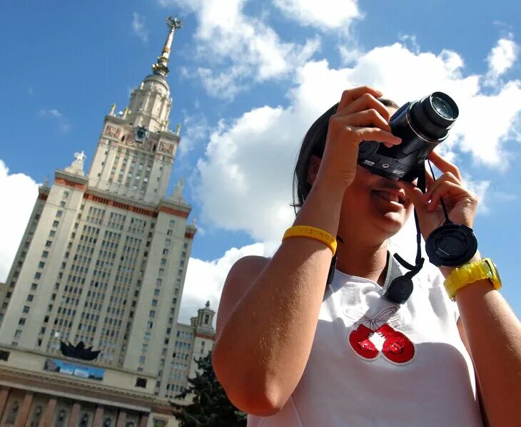Туристы в Москве. Фотосессия Москва для туристов. Иностранные туристы в Москве. Туризм по России.