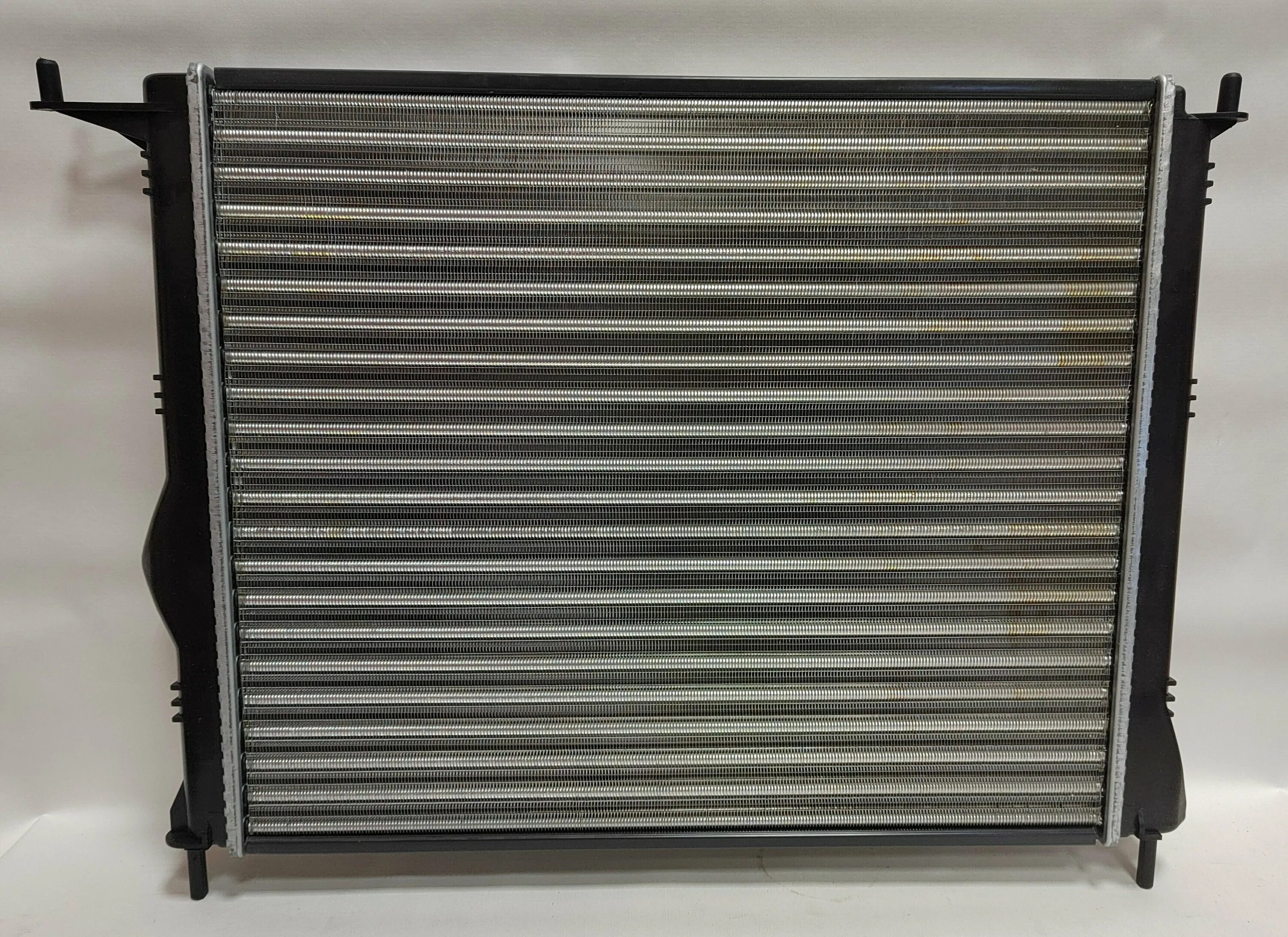 Радиатор кондиционера лада ларгус 8 кл. Как снять радиатор охлаждения на лада ларгус с кондиционером. Радиатор охлаждения двигателя ларгус. Радиатор охлаждения двигателя ларгус. Радиатор охлаждения logan sandero.