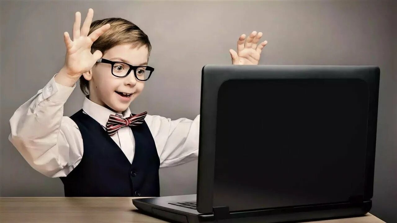 Школьник иначе. Школьники цифровая школа. Портрет первоклассника. Фото школьника. Младшие школьники.