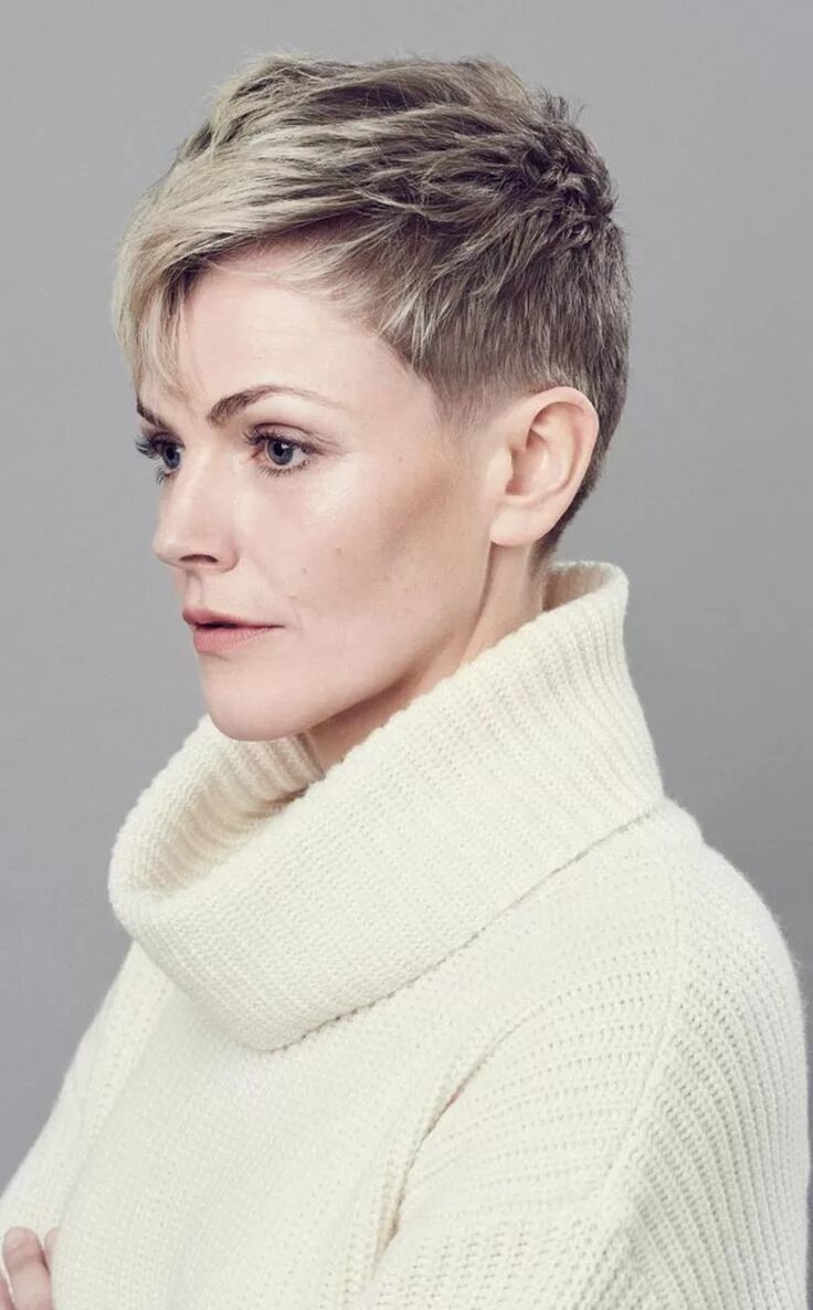 Jamie Lee Curtis - pixie Cheveux courts, Coiffure courte femme, Coupe de cheveux