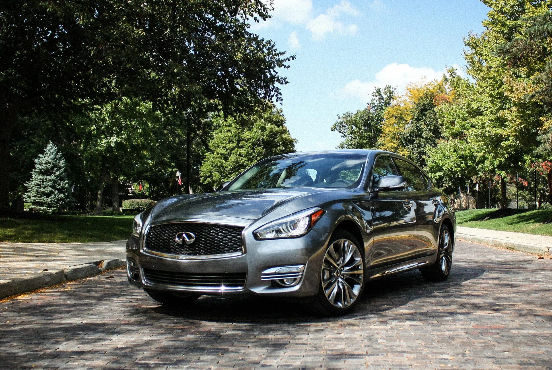 Телефон инфинити 40 про. Инфинити q70. Infiniti q70/m. Инфинити ку 70. Q70 Infiniti q70.