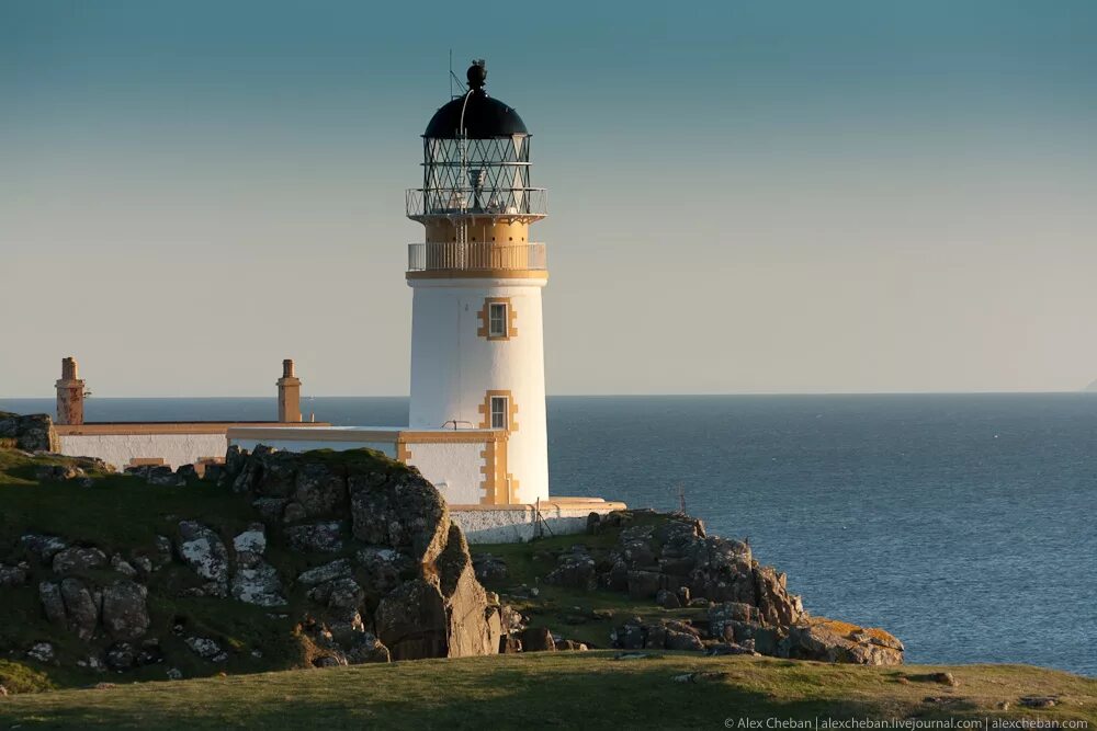 маяк нейст пойнт, шотландия. курильские острова остров янкича. каролинские острова атолл. аруба остров. остров айлей шотландия.