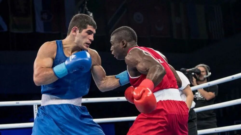 Мэнни пакьяо боксер. Работа на лапах в боксе. Boxing reach. Reach в боксе. Насим хамед бокс.