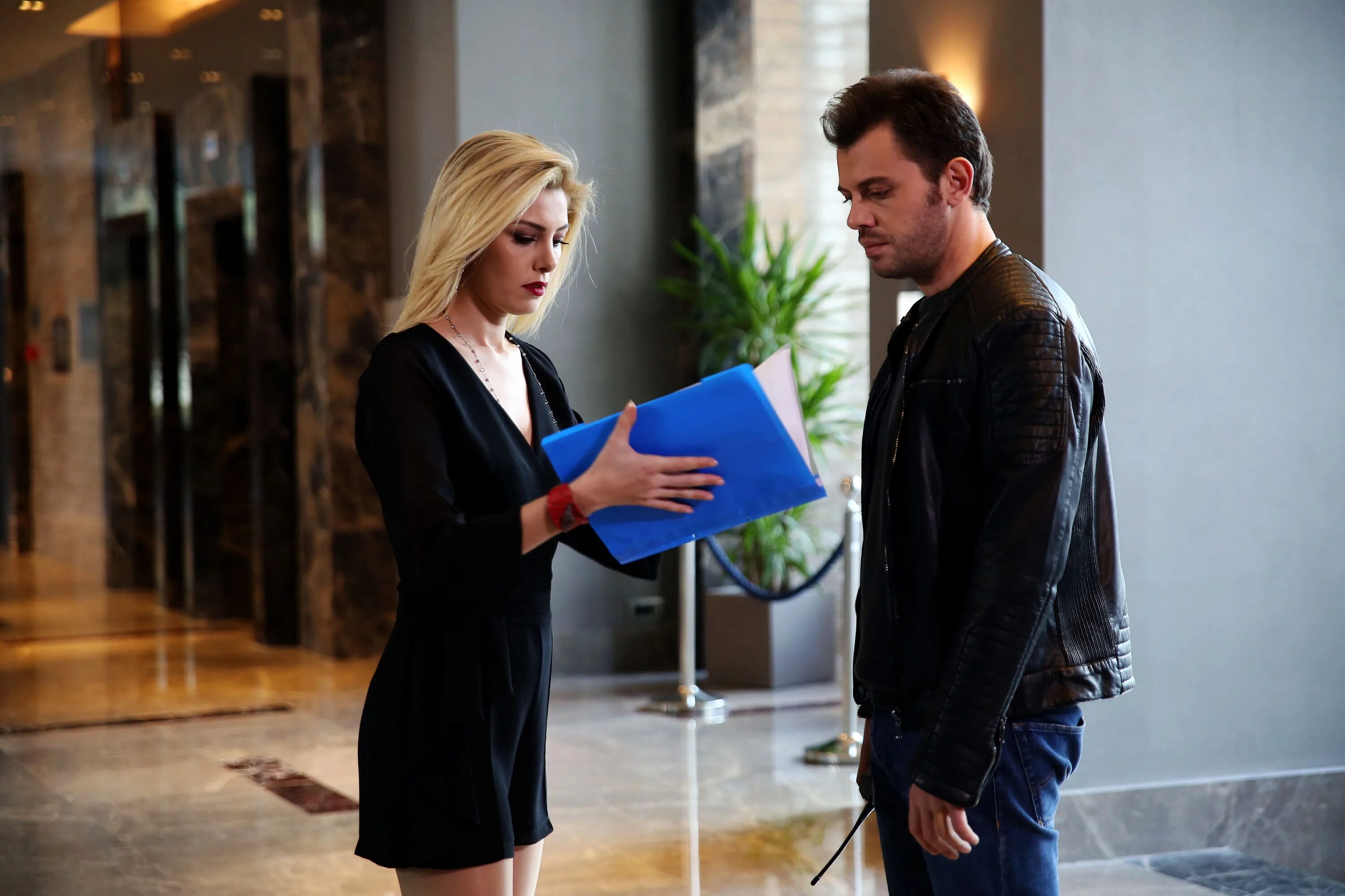 гюллю сериал турецкий. Yeni gelin турецкий сериал. полный дом 4 акшай кумар. дамла джолбай. сериал жизнь полна чудес инджи.