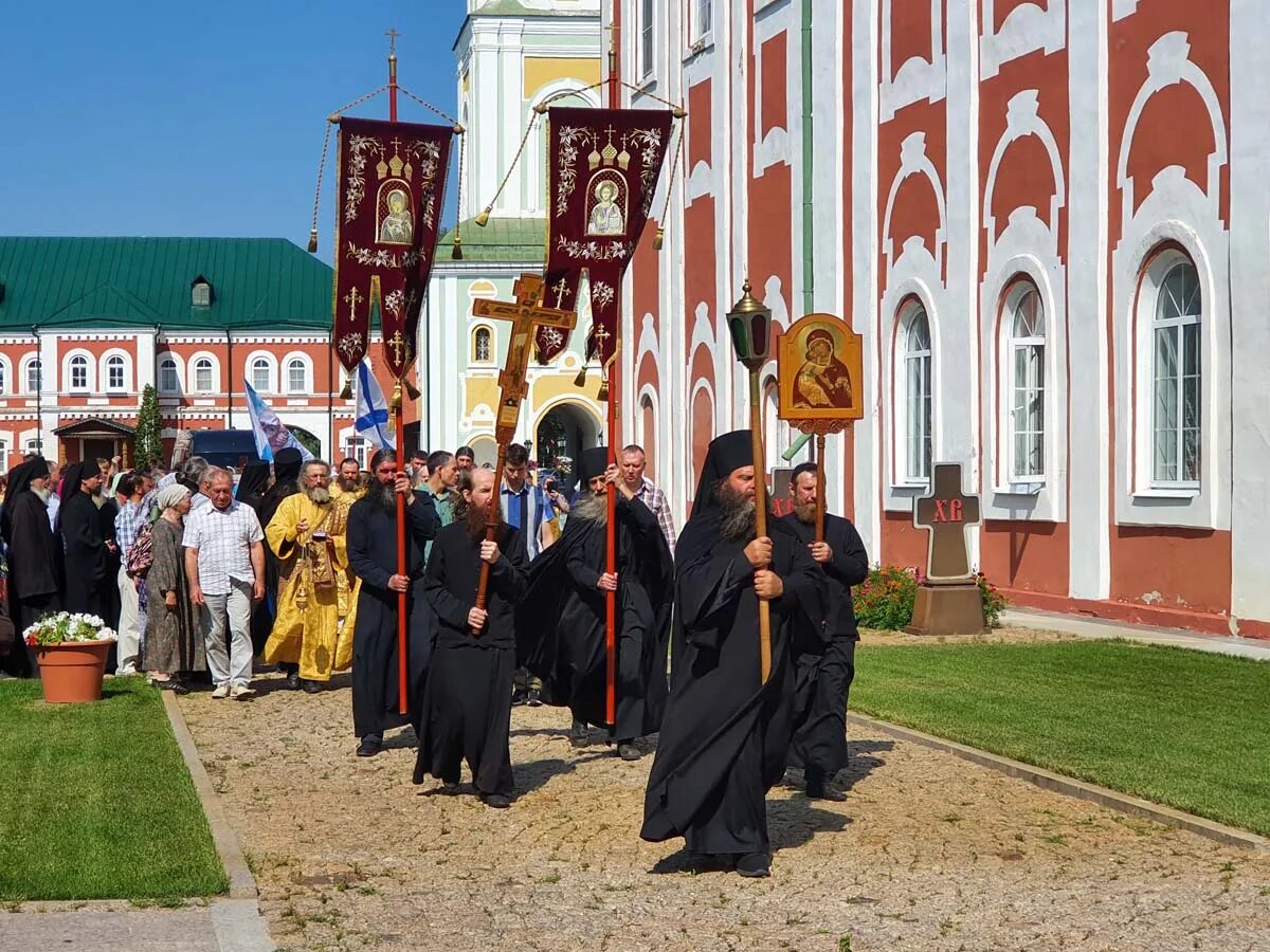 Сайт санаксарского мужского монастыря. Санаксарский монастырь в Мордовии. Рождество-Богородичный Санаксарский монастырь. Рождество Богородицкий Санаксарский монастырь. Настоятель Санаксарского монастыря.