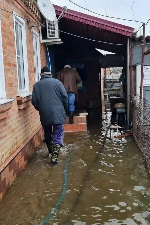 И воды зайдут низинами. Грязные места Славянска на Кубани.