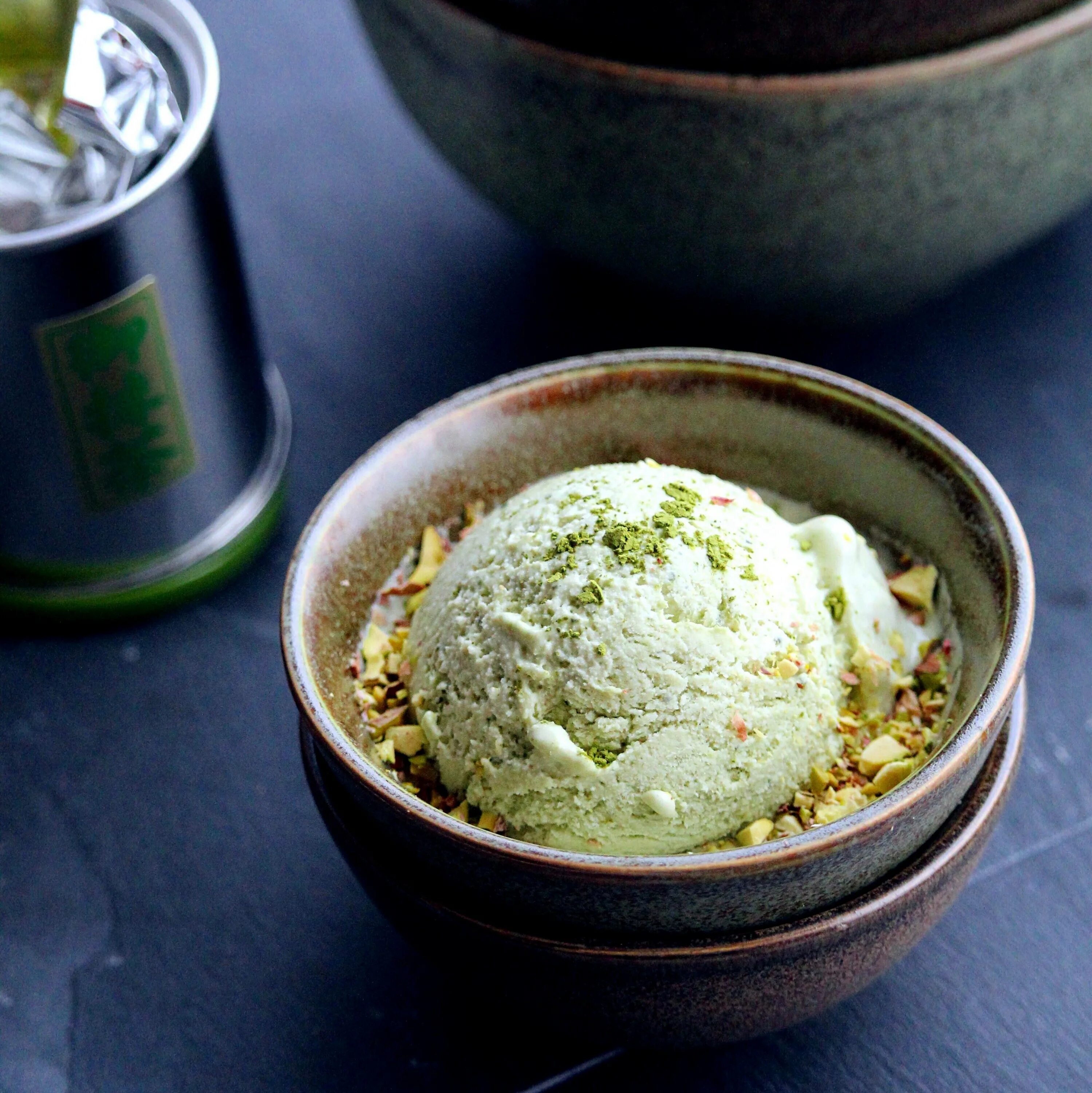 Замороженный чай рецепт в домашних. Matcha Ice Cream. Мороженое Matcha Green Tea/ Лемонграсс. Мороженое из зеленого чая. Матча крем.