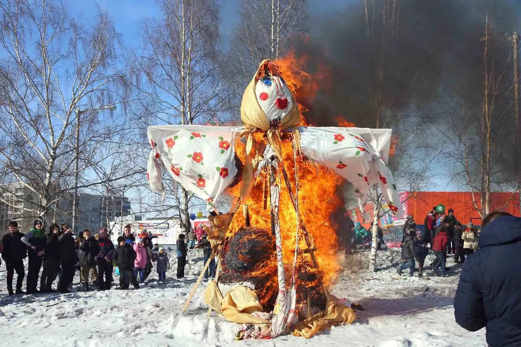 Когда кончается масленица. Сжигание чучела. сжигание масленицы. чучело масленицы. масленица кукла для сжигания.