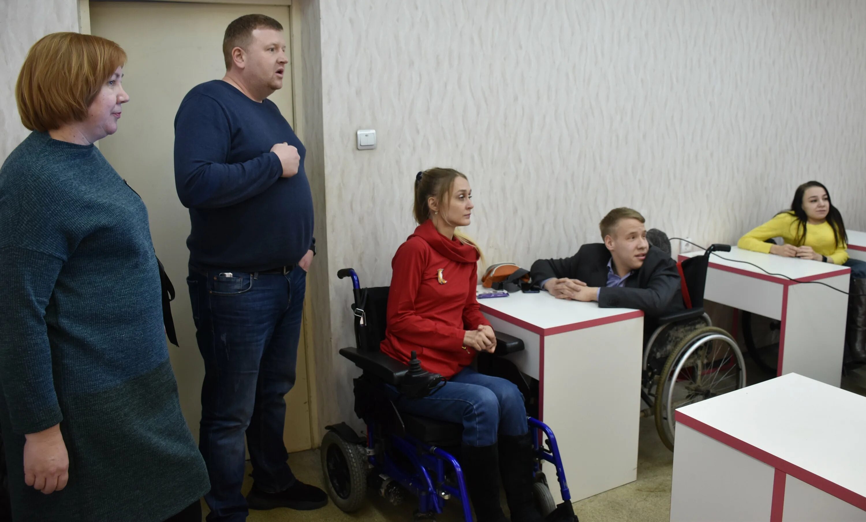 Работа в москве для инвалидов 2 группы. Автошкола для инвалидов. Школа вождения для инвалидов. Автошкола для людей с ограниченными возможностями. Автошкола для инвалидов Тимашевск.