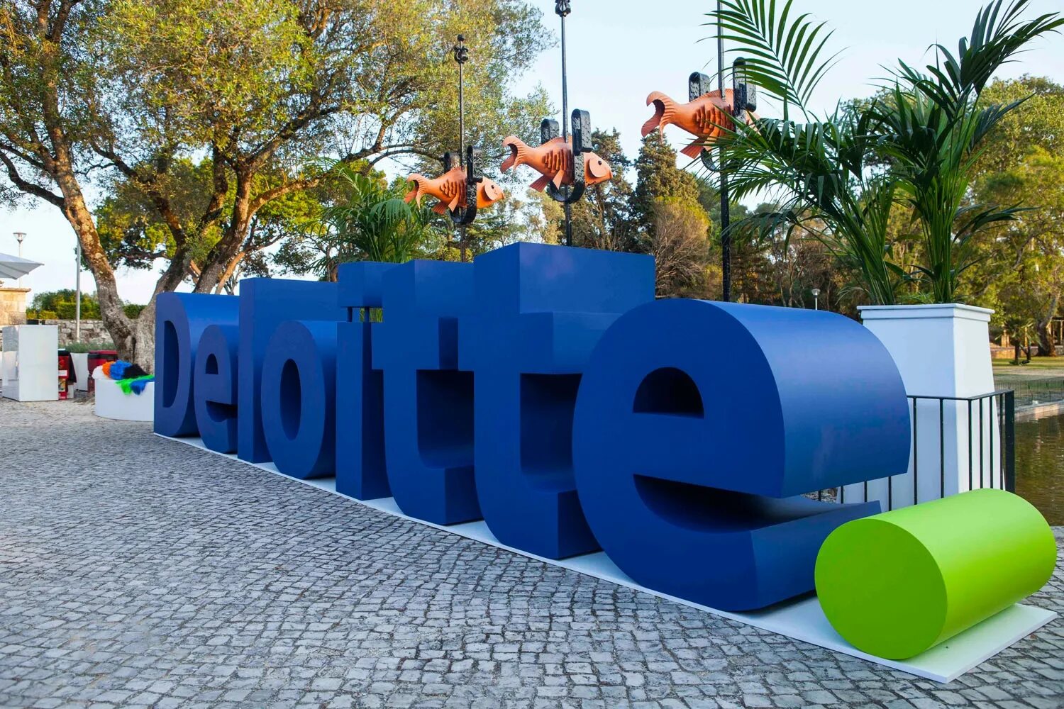 Донат хонор. Делойт. Deloitte touche. Deloitte Uzbekistan. Deloitte Audit firm.