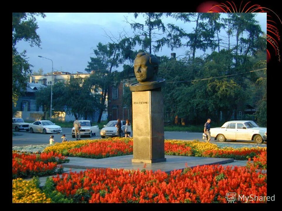 бюст гагарина иркутск. гагарину иркутск. памятники на бульваре гагарина иркутска. памятник гагарину в иркутске. гагарину иркутск.