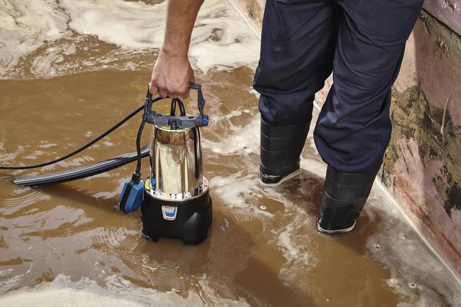 Чем откачать воду из подвала. Дренажный насос для воды с песком 220 вольт. Помпа для откачки воды электрическая 220 вольт грязной воды. Насос для откачки воды аварийных служб 240л. Насос для откачивания воды из подвала.