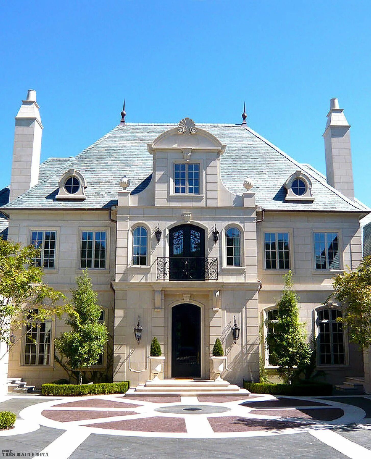 French home. Особняк Гранд Шато Колорадо. Мэншен-Хаус (Mansion House) в Лондоне. Особняк Воганвуд в Онтарио. Шато дом в Париже.