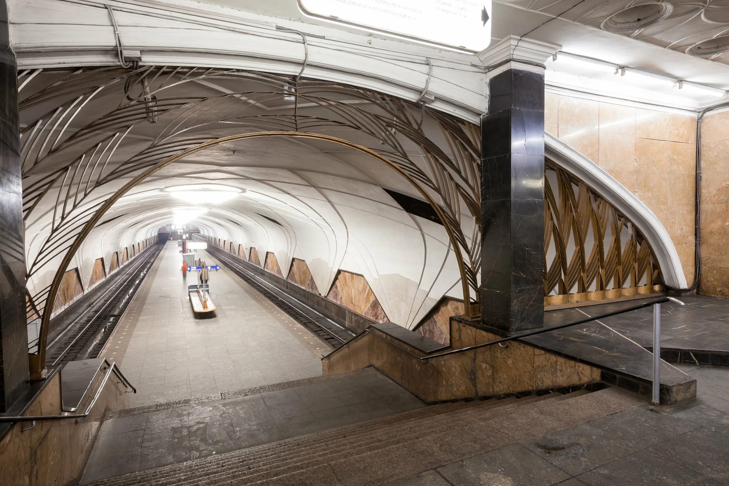 Комсомольская аэропорт метро. Станция аэропорт Московского метрополитена. Станция метро аэропорт. Аэропорт (станция метро, Москва). Метро аэропорт 1938.