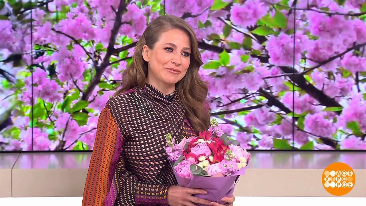 Ведущие доброе утро 1 канал фамилии. Юлия барановская 2025. барановская 2025. юлии барановской 2025. юлия барановская 1 канал.