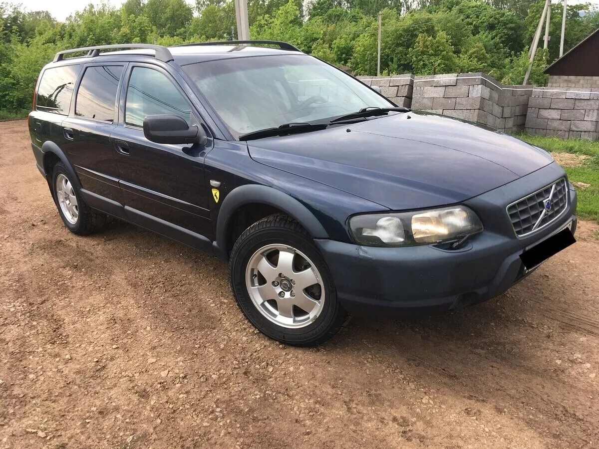 Купить вольво 1 поколения. Volvo xc70 универсал 2004. Volvo xc70 i Рестайлинг. Вольво xc70 2004 года. Volvo xc70 Рестайлинг.