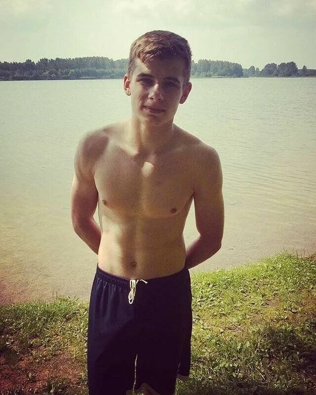Фото парня 18 домашние