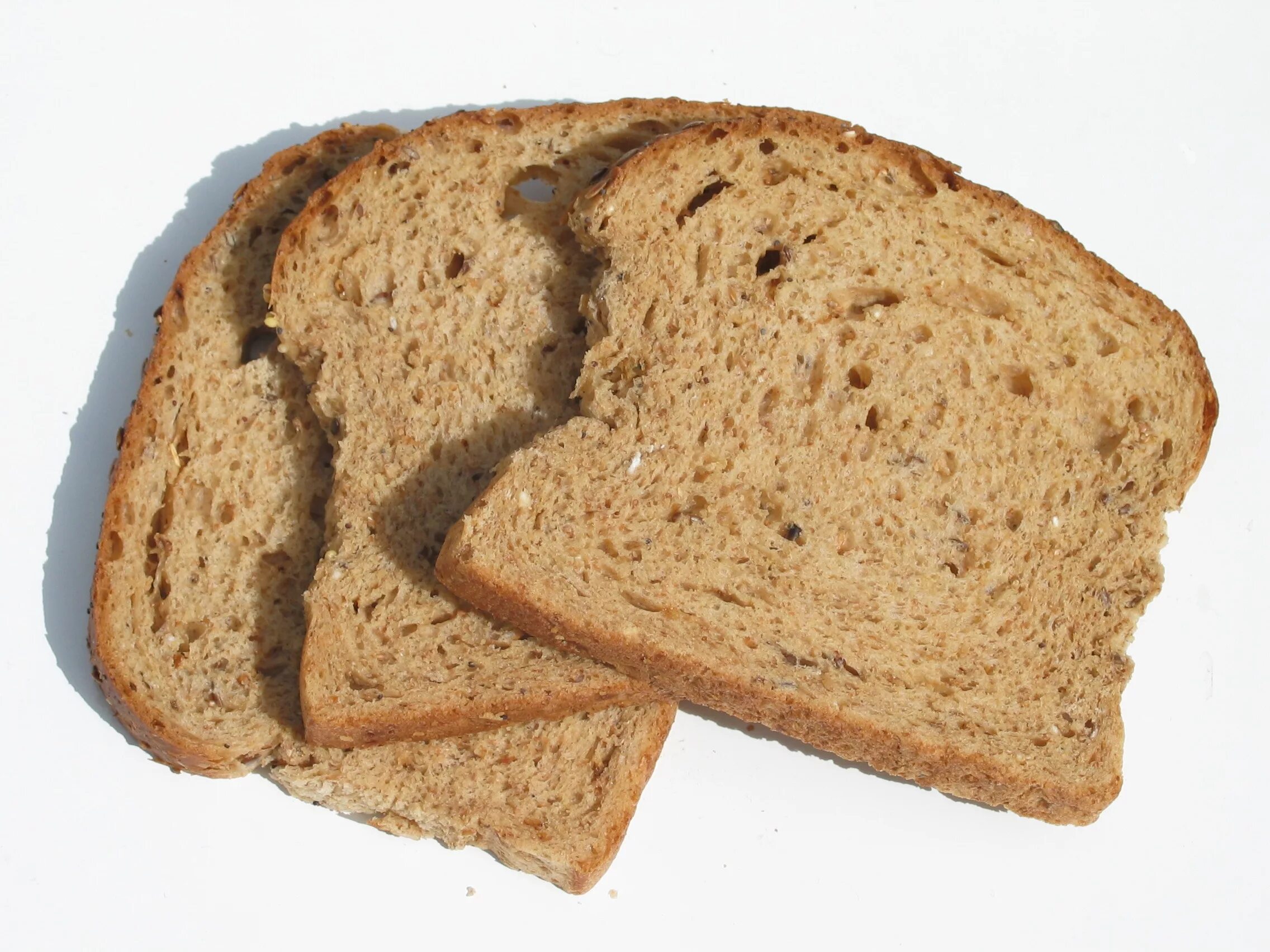 Кусочек сухого хлеба. Черствый хлеб. Ломтик хлеба. Кусочек хлеба. Ломоть хлеба.