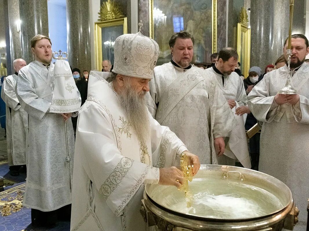 литургия апостола иакова пстгу. по окончании божественной литургии в храме христа. освящение казанского собора. освящение воды в крещенский сочельник. сергий северный.