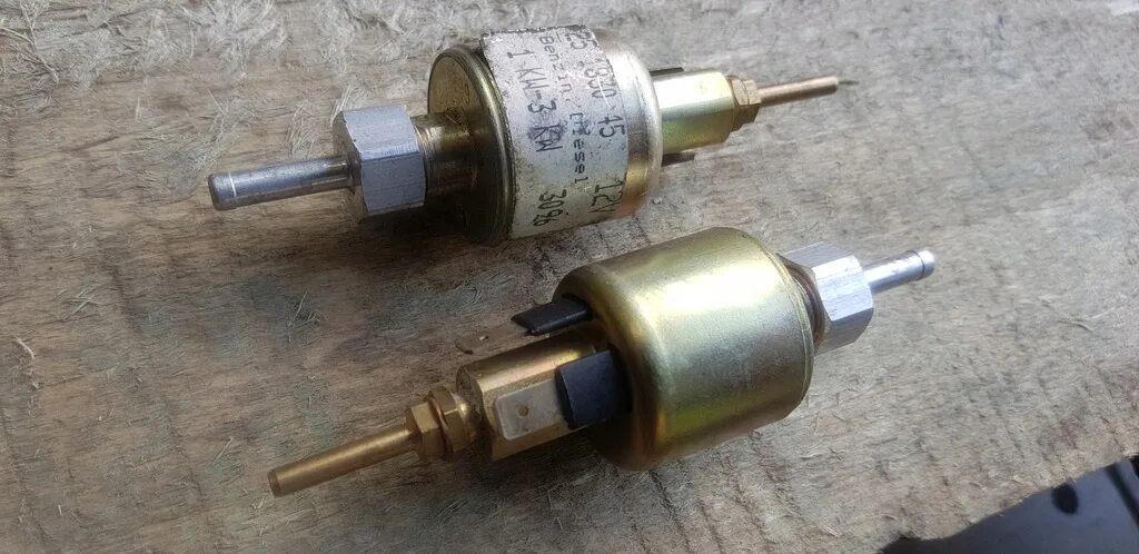 Топливный насос Webasto 12v. Насос Эбершпехер 12 вольт для автономки. Топливный насос Эбершпехер 12в. Насос автономки Eberspacher d4. Купить насос для автономки