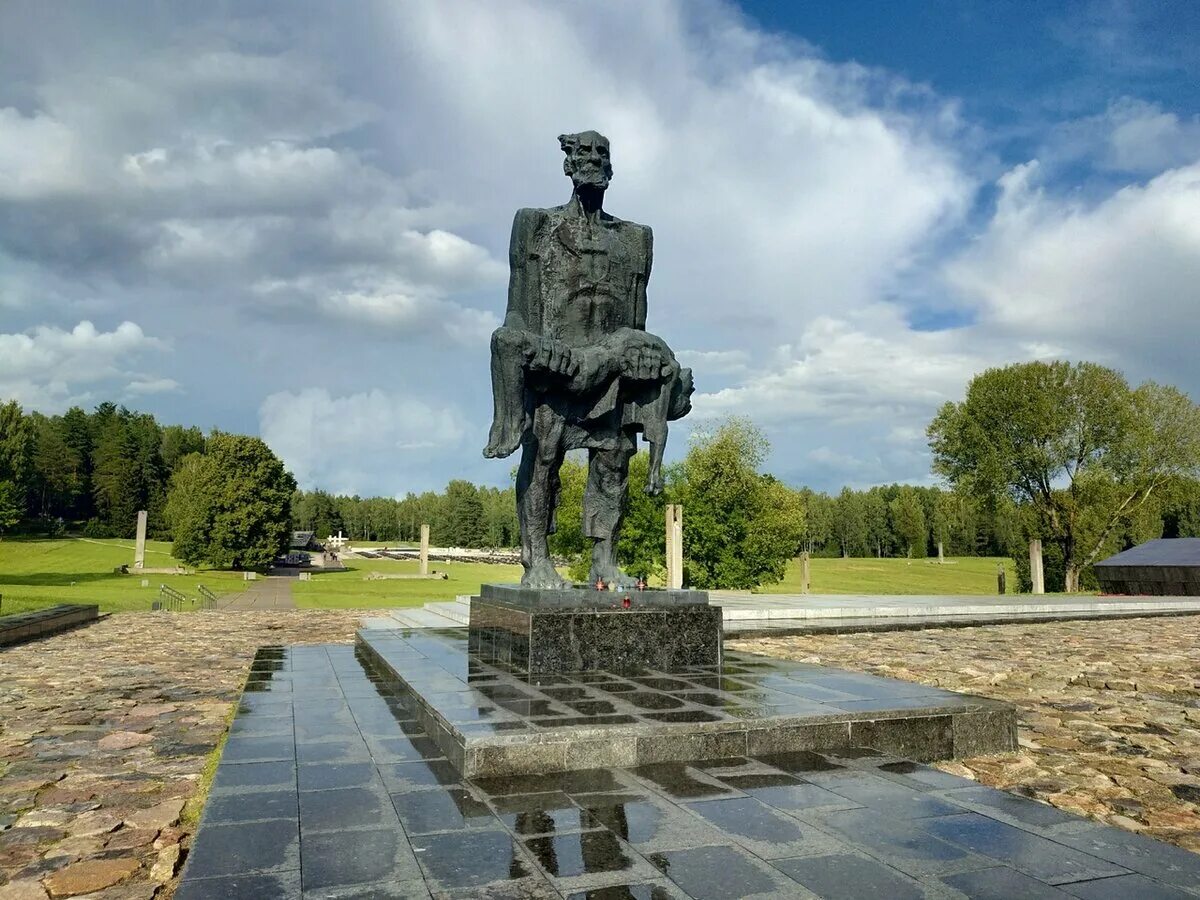 Комплекс Хатынь. Хатынь мемориальный комплекс. Мемориальный комплекс Хатынь, Республика Беларусь. Хатынь памятник.