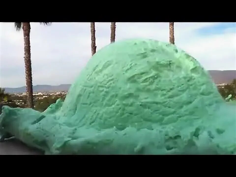 Много пены в ванной. Ванна с монтажной пеной. Включи видео пена. Пена ютуб. Пенка для ванны.
