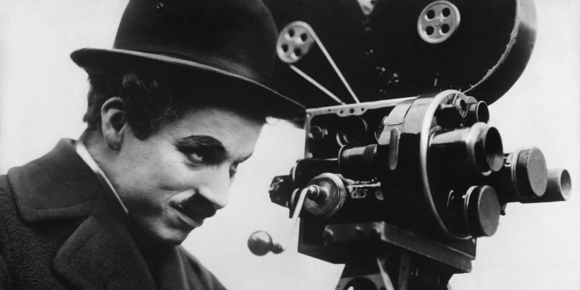 Режиссера в сюжет и. Кинематограф Чарли Чаплин. Чарли Чаплин на съемках. Чарли Чаплин 1975.