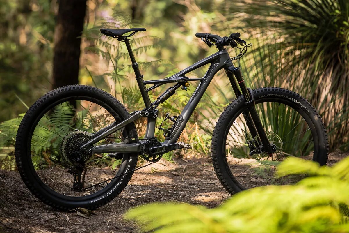 Велосипед specialized. Specialized enduro 2017. велосипед specialized enduro. спешелайзед двухподвес мтб. specialized двухподвес.