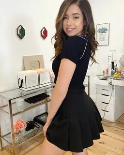 pokimane ❤ on Instagram: "can i get an uwu 🥰" Sexy Women, Галь Г...