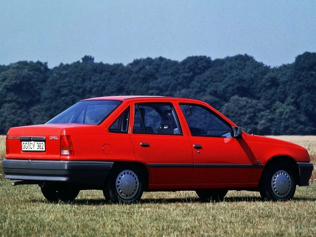 Opel первый. Opel Kadett. Опель кадет 1. Opel Kadett 1985. Opel Kadett e.