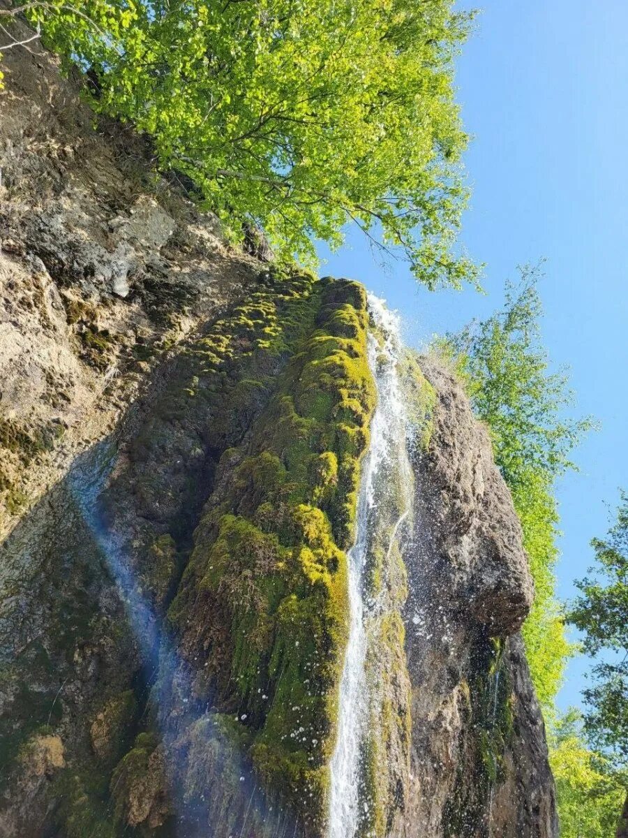 Инзер водопад абзаново. Зеркальный водопад. Атыш водопад башкирия. Зеркальный водопад. Река инзер абзаново.