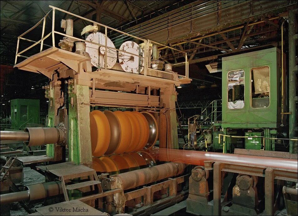 Rolling mill. Двухвалковый прокатный стан. Прокатный стан горячей прокатки, двухвалковый ф(260-550)х(300-1250). Прокатный стан для труб ЧТПЗ ХПТ 250. Прокатный стан для сварных труб.