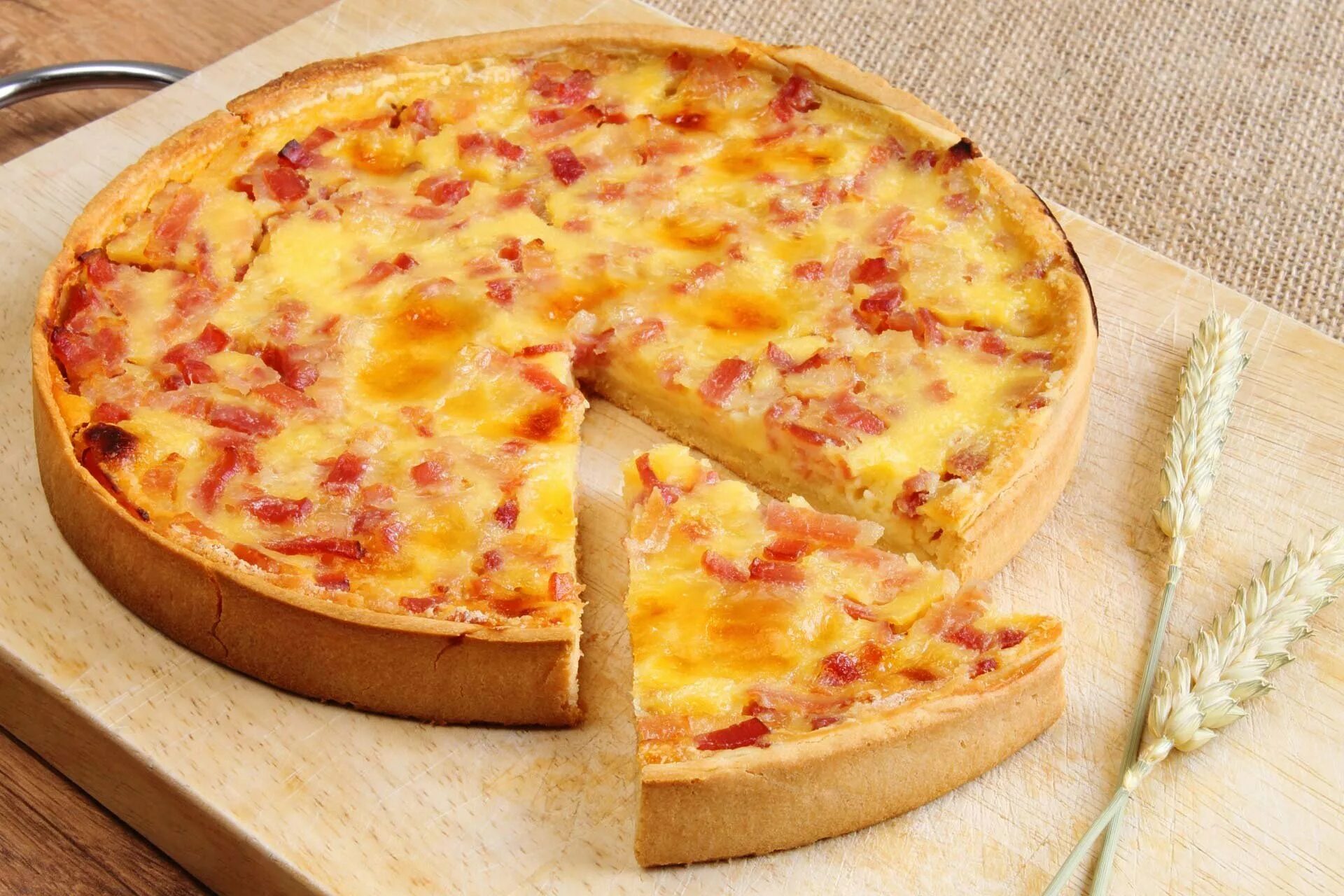 Открытый пирог французов 4. Quiche lorraine. мини киш лорен. французский пирог киш классический. киш — quiche.