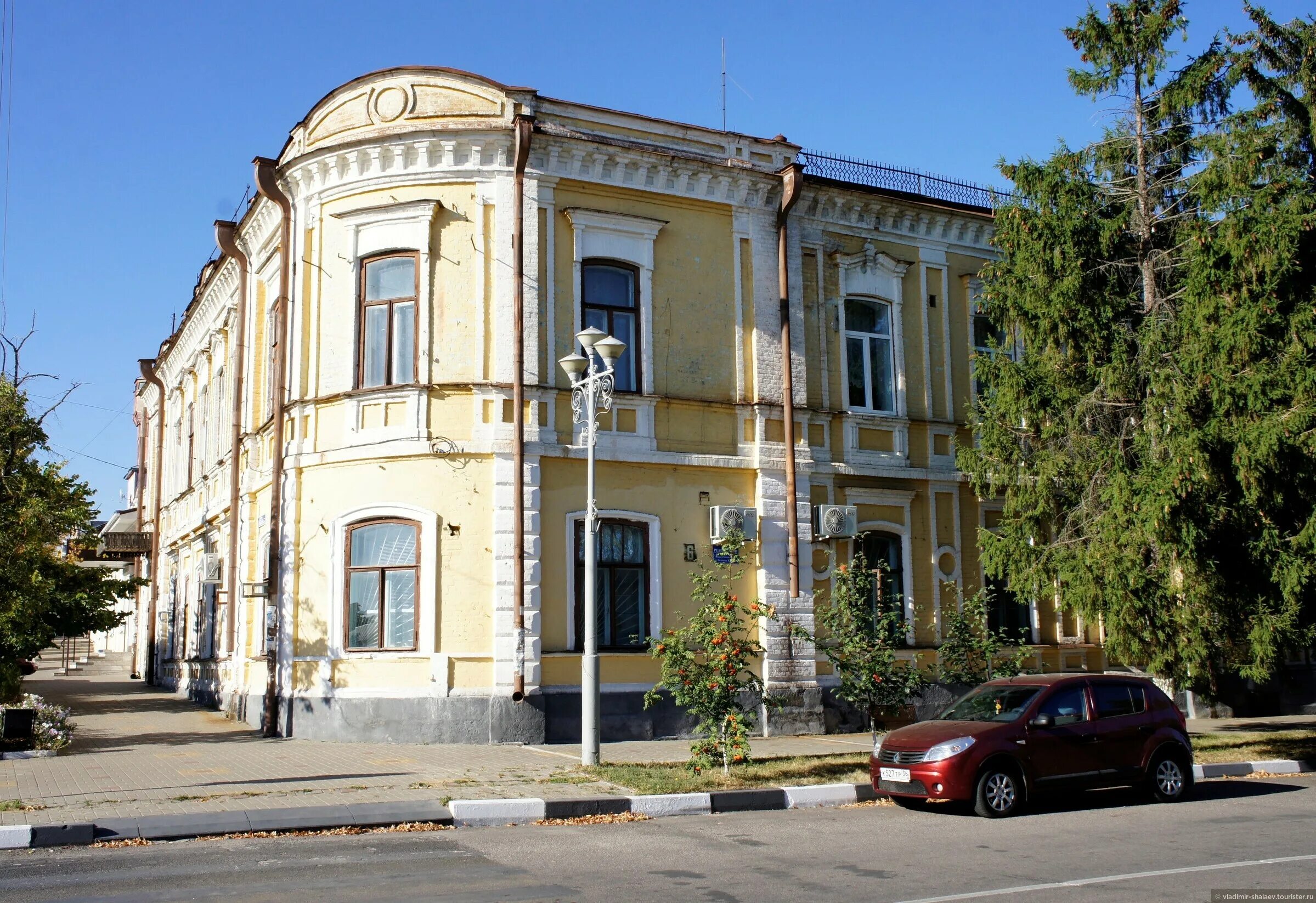 Павловск проспект революции