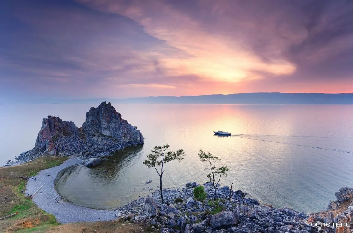 Восточно сибирское озеро. Озеро Байкал. Восточная Сибирь Байкал. Сибирь озеро Байкал. Остров Ольхон Сибирь.