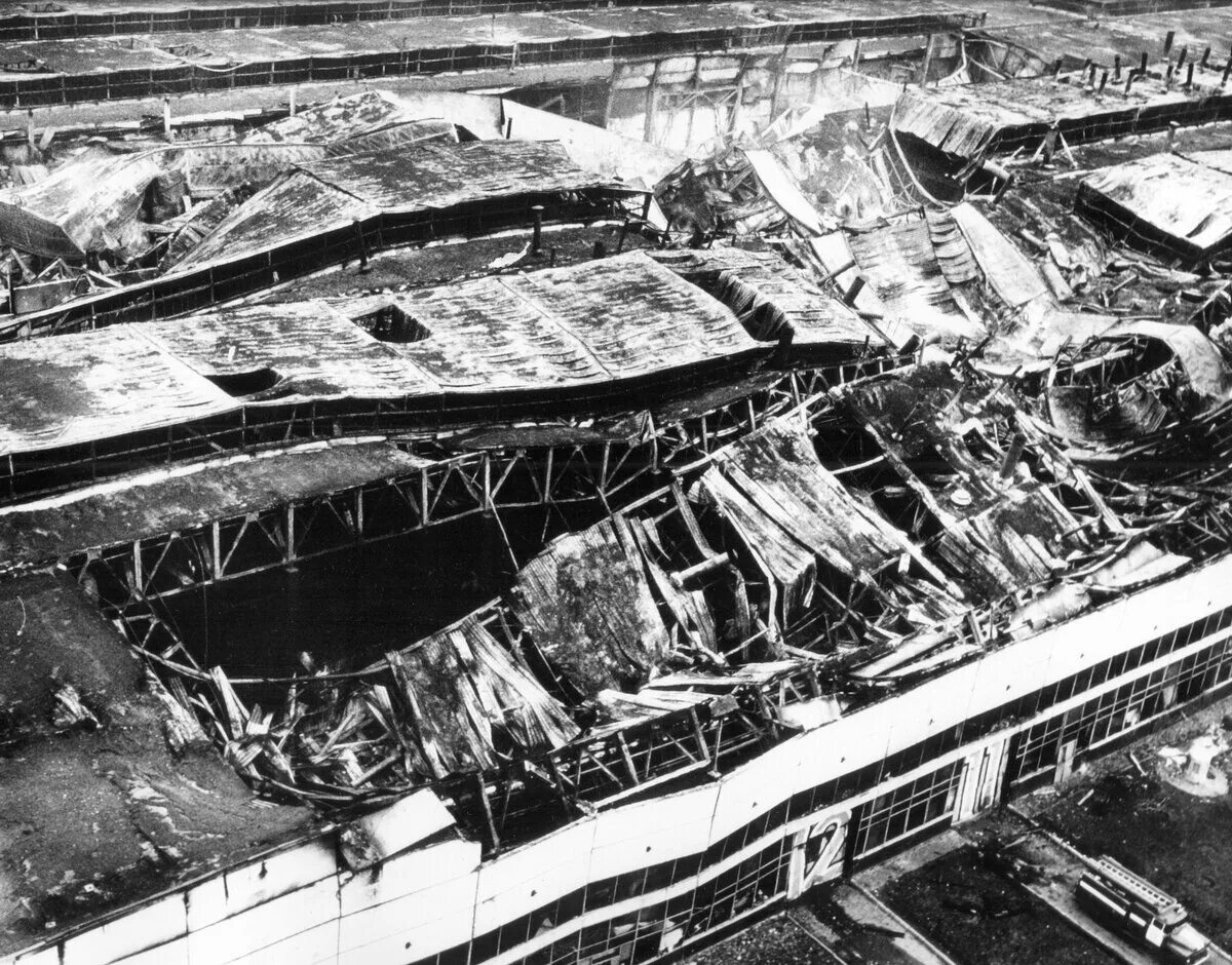 Пожар на заводе камаз 1993. Пожар на заводе двигателей камаз. Пожар на заводе двигателей камаз 1993. Пожар на заводе камаз 1993. Завод двигателей набережные челны.