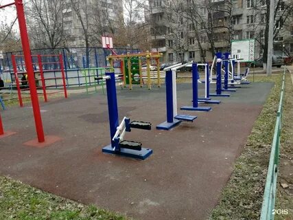 Уличная тренажерная площадка
