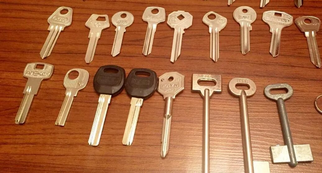 ключи от авто. дубликат ключей. Alur заготовки ключей gla1d. сделать ключи. где сделать ключ тула.