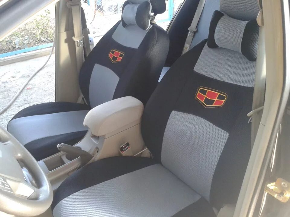 Чехлы Geely Emgrand ec7. Чехлы на автомобильные сидения Джили Эмгранд ес7. Recaro чехлы на Emgrand ec7. Чехлы на Джили Эмгранд ес7. Накидки сиденья джили