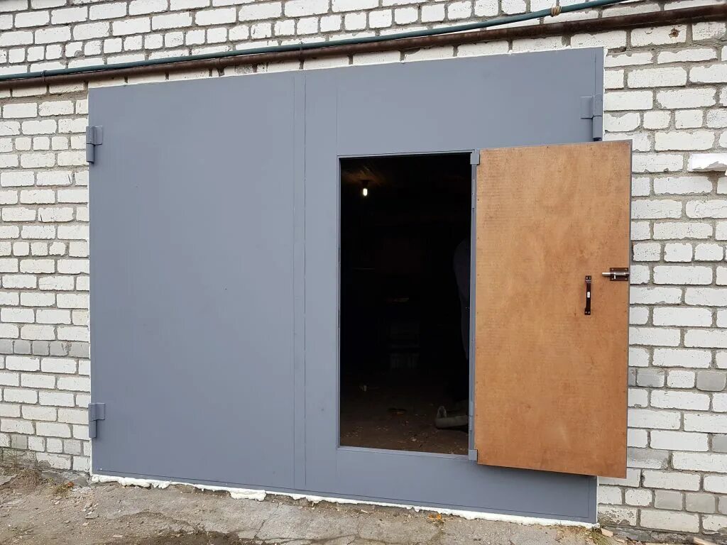 Распашные ворота установка гараж. Распашные ворота установка гараж. Металлические гаражные ворота 2х2. Ворота распашные вр 3030-ух л1 (3000*3600). Распашные ворота установка гараж.