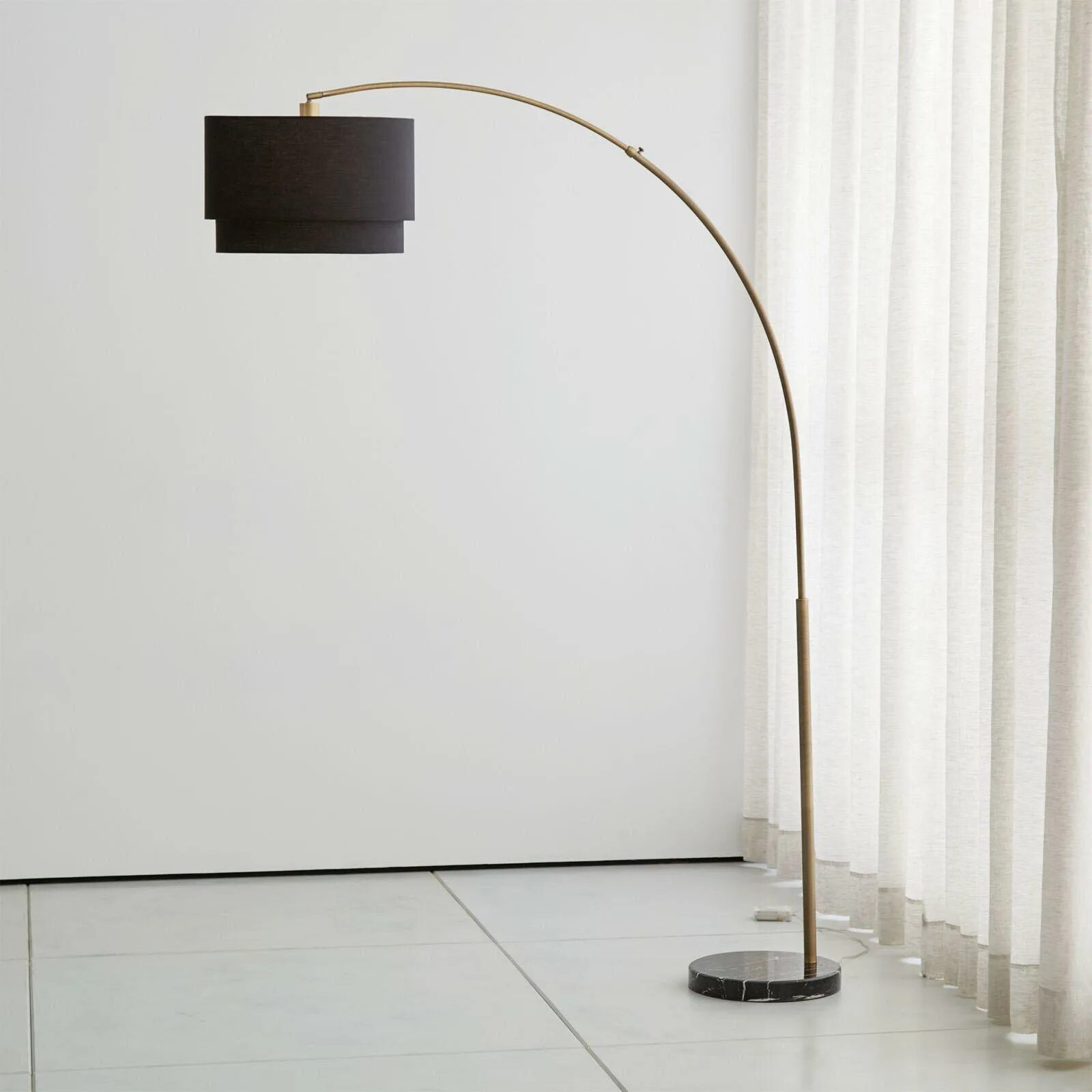 Торшер это. Торшер Crate & Barrel Meryl Arc Floor Lamp. Торшер the Arc Black Metal Floor Lamp. Торшер Nocera arched Floor Lamp. Торшер Brass Arc and.