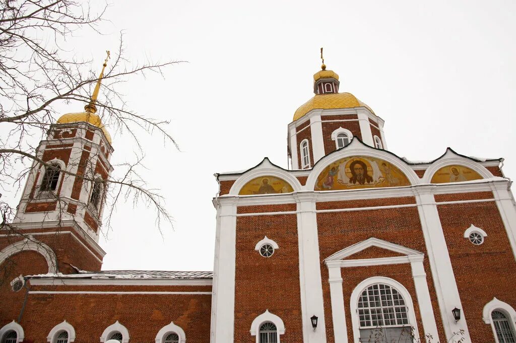 церковь девятого января. храм 9 января. церковь на декабристов казань. храм преображения на серпуховке. свято-воскресенский храм чита.
