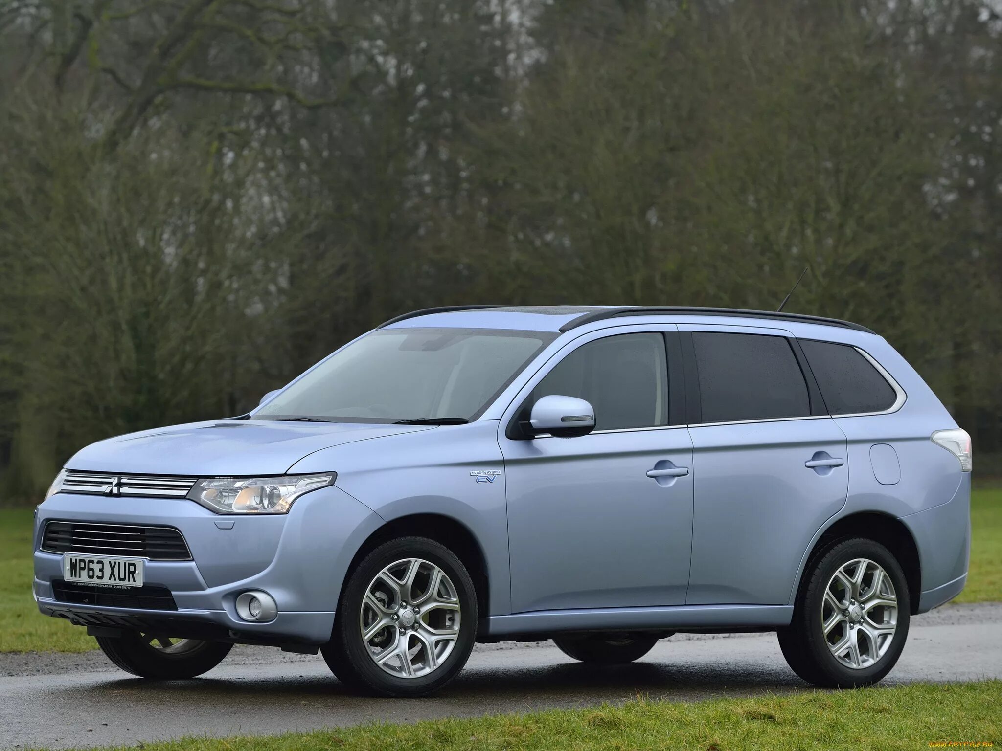 Mitsubishi Outlander 2014. Mitsubishi Outlander PHEV 2014. Митсубиши Аутлендер 2014. Митсубиси Аутлендер PHEV.