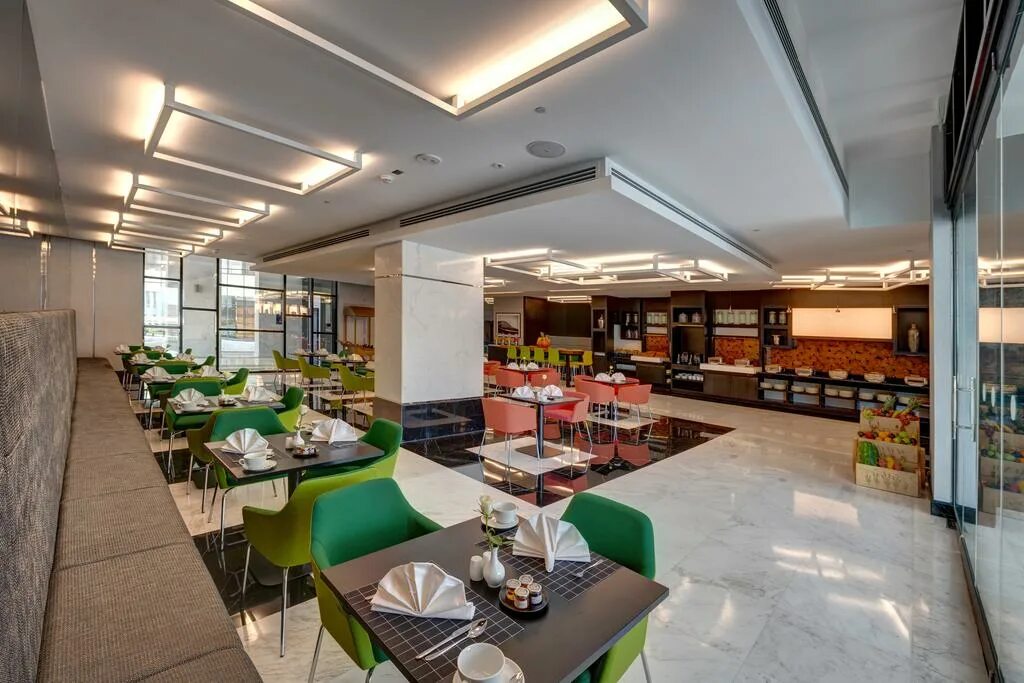 Novotel sharjah expo centre отзывы. Novotel шарджа. Новотель шарджа. Expo centre sharjah. Novotel 4* бишкек.