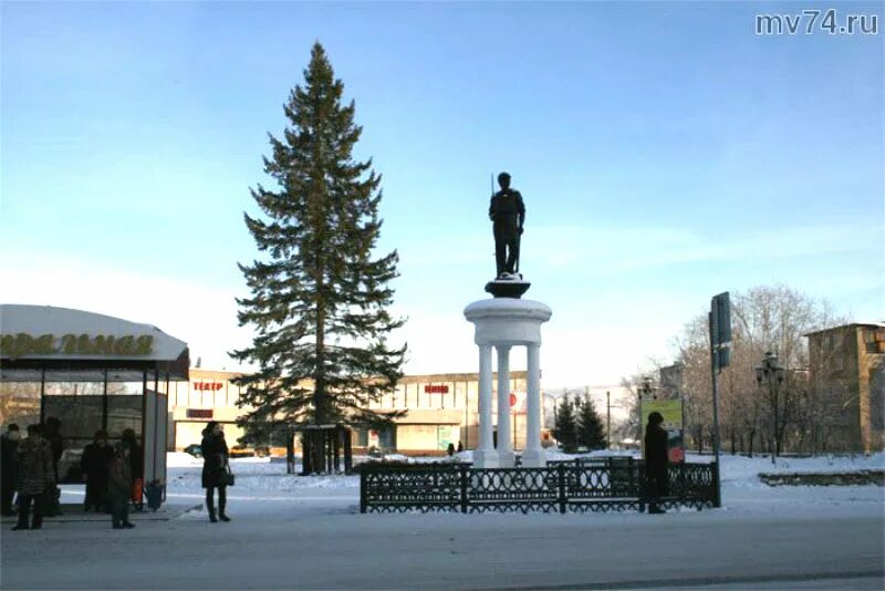 Верхнеуфалейский городской округ челябинской области. Верхний Уфалей Челябинская область. Дворец культуры верхний Уфалей. Памятник рабочему верхний Уфалей. Памятник воину рабочему верхний Уфалей.