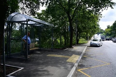 Остановиться на тротуаре