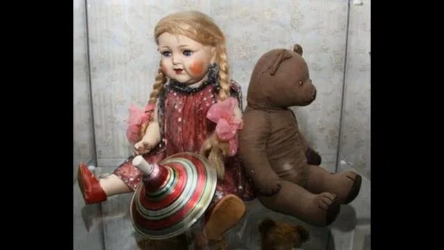 Кукла военного времени. Старинные игрушки для детей. Довоенные игрушки. Кукла военных лет. Отечественные куклы.